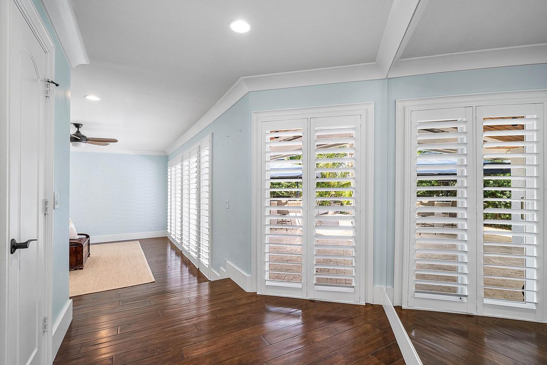 На продажу: $3,875,150 (5 спален, 4 ванн, 4079 Квадратных фут)