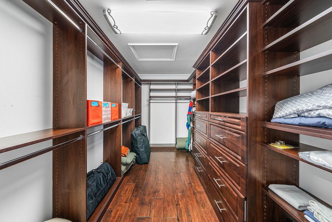 На продажу: $3,875,150 (5 спален, 4 ванн, 4079 Квадратных фут)