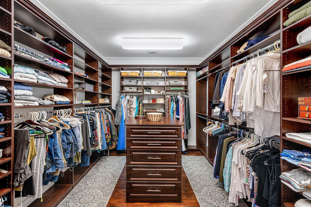 На продажу: $3,875,150 (5 спален, 4 ванн, 4079 Квадратных фут)