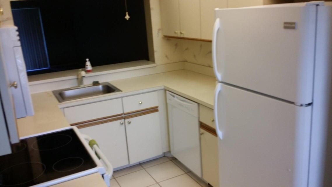 Activo con contrato: $114,900 (2 camas, 2 baños, 1360 Pies cuadrados)