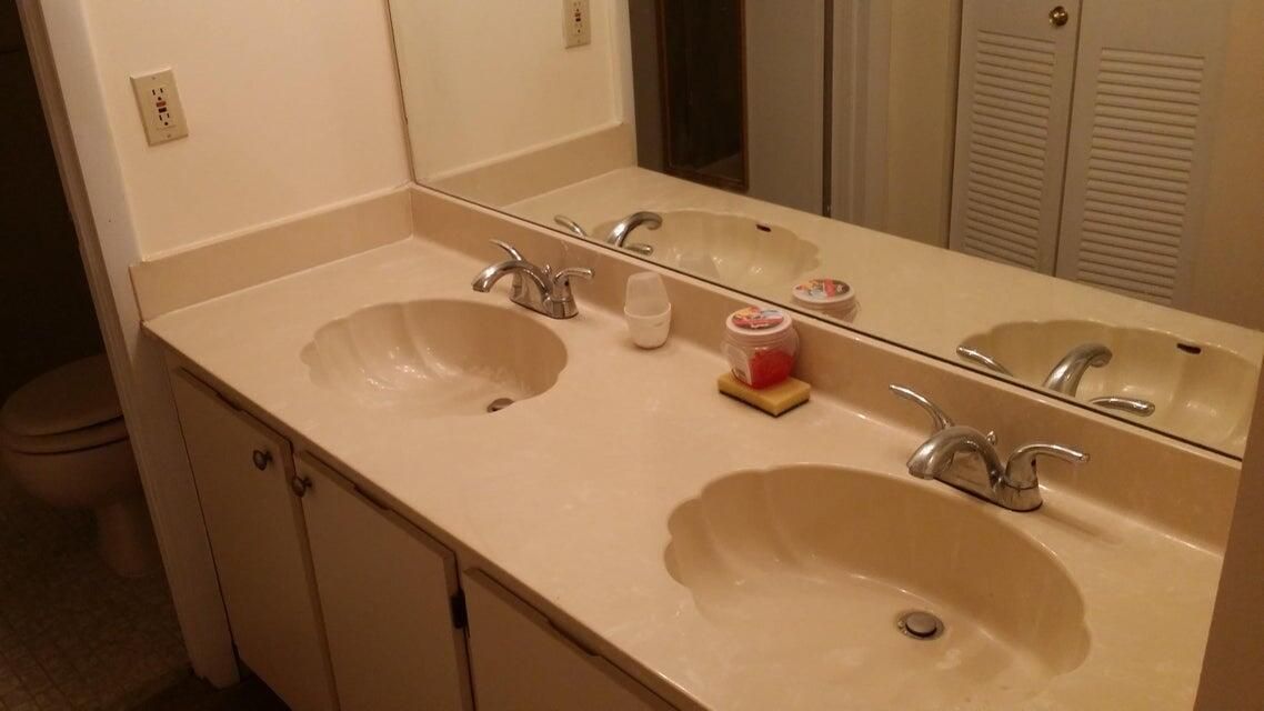 Activo con contrato: $114,900 (2 camas, 2 baños, 1360 Pies cuadrados)