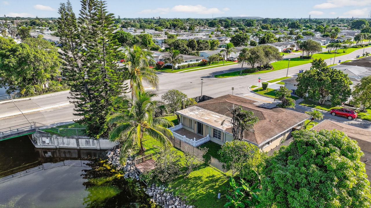 待售: $375,000 (2 贝兹, 2 浴室, 1587 平方英尺)