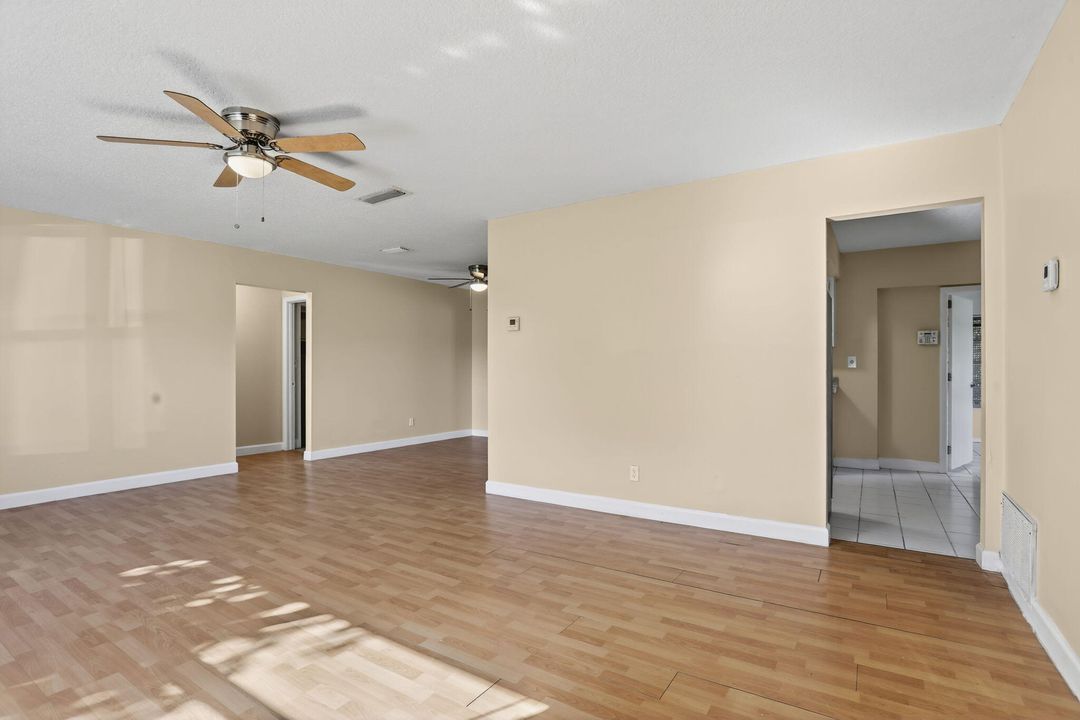 待售: $375,000 (2 贝兹, 2 浴室, 1587 平方英尺)