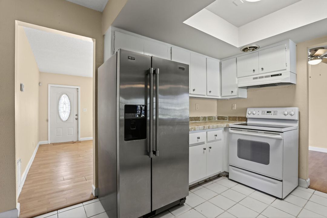 待售: $375,000 (2 贝兹, 2 浴室, 1587 平方英尺)