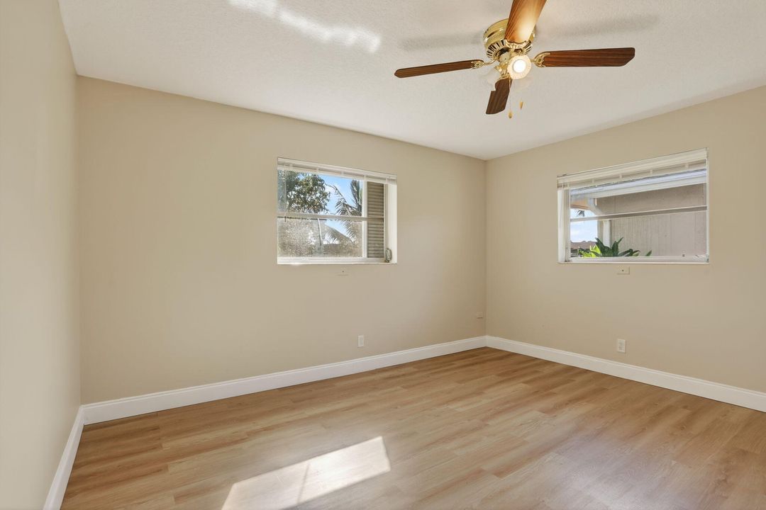 待售: $375,000 (2 贝兹, 2 浴室, 1587 平方英尺)