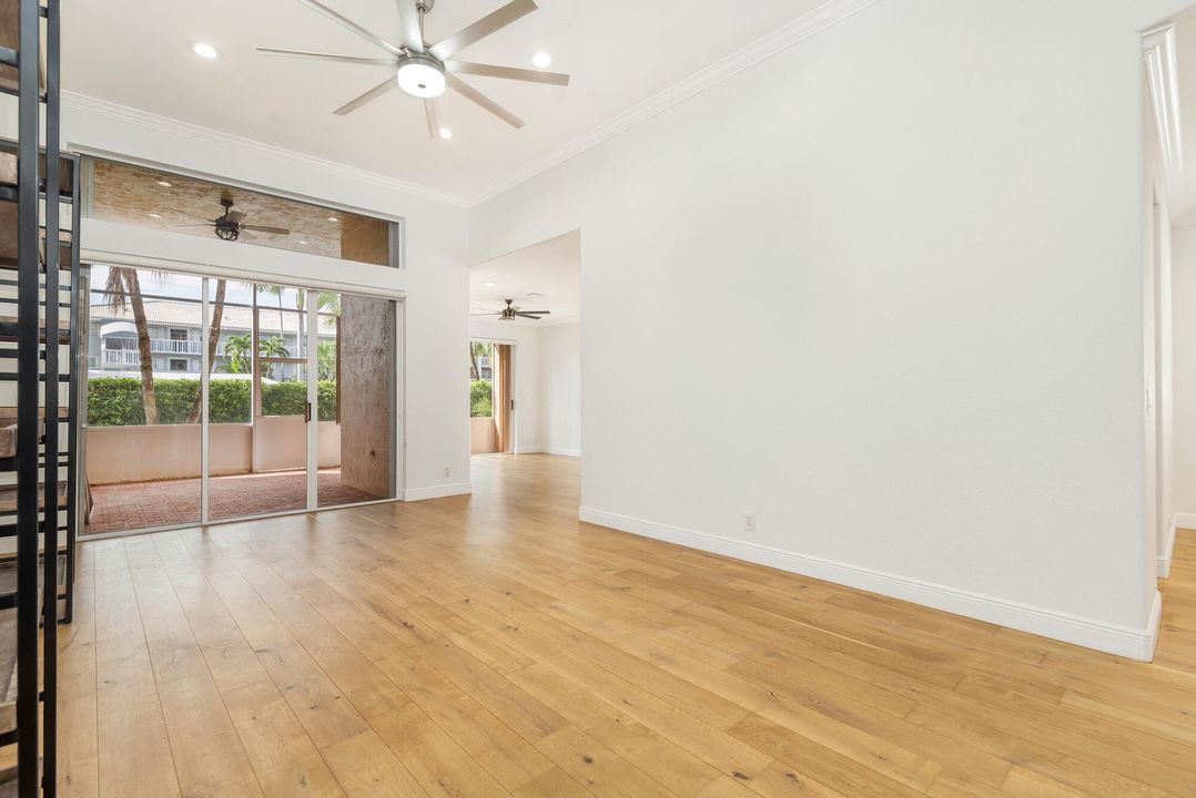 待售: $670,000 (2 贝兹, 2 浴室, 1993 平方英尺)