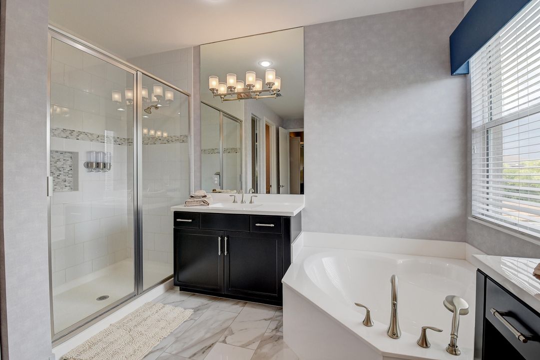 出租: $9,000 (4 贝兹, 3 浴室, 2656 平方英尺)