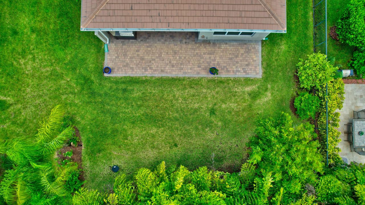 出租: $9,000 (4 贝兹, 3 浴室, 2656 平方英尺)