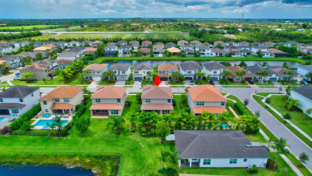 出租: $9,000 (4 贝兹, 3 浴室, 2656 平方英尺)