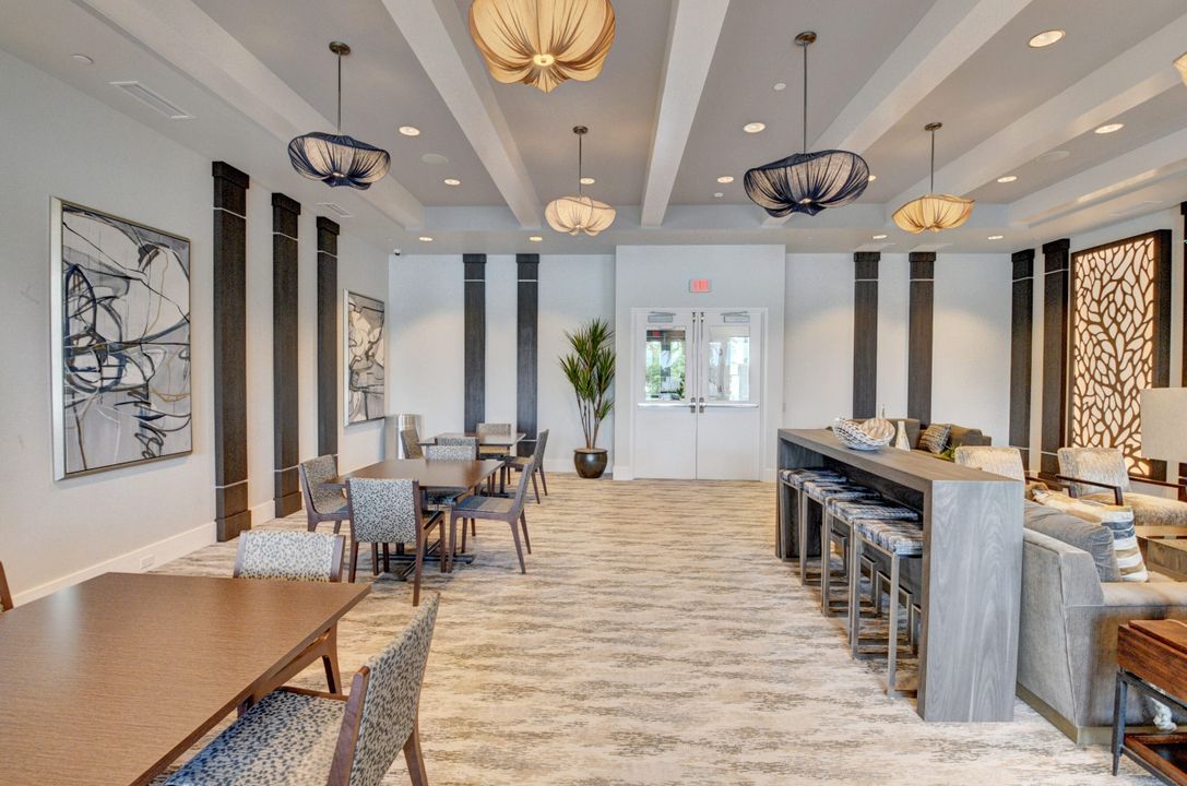 出租: $9,000 (4 贝兹, 3 浴室, 2656 平方英尺)