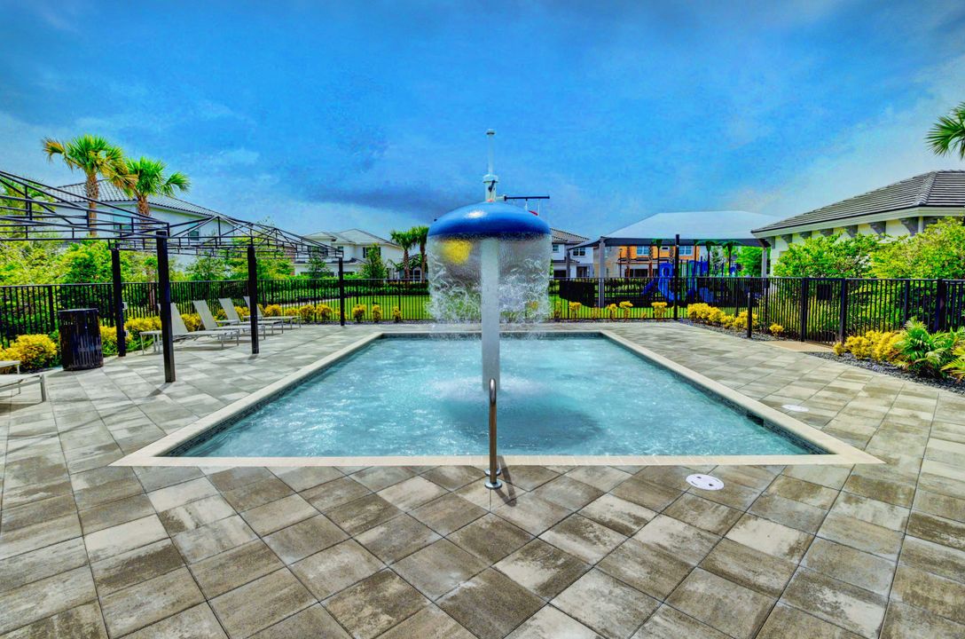 出租: $9,000 (4 贝兹, 3 浴室, 2656 平方英尺)