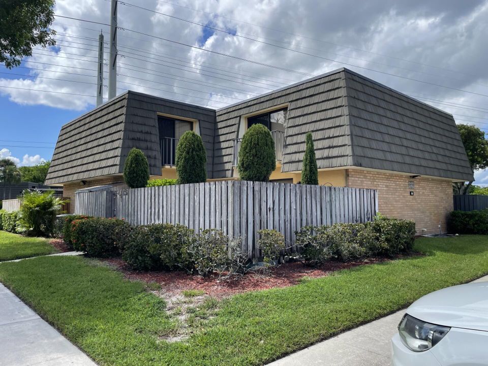 Recently Sold: $240,000 (2 beds, 2 baths, 1236 Square Feet)