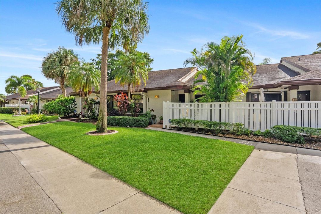 En Venta: $319,900 (2 camas, 2 baños, 1484 Pies cuadrados)