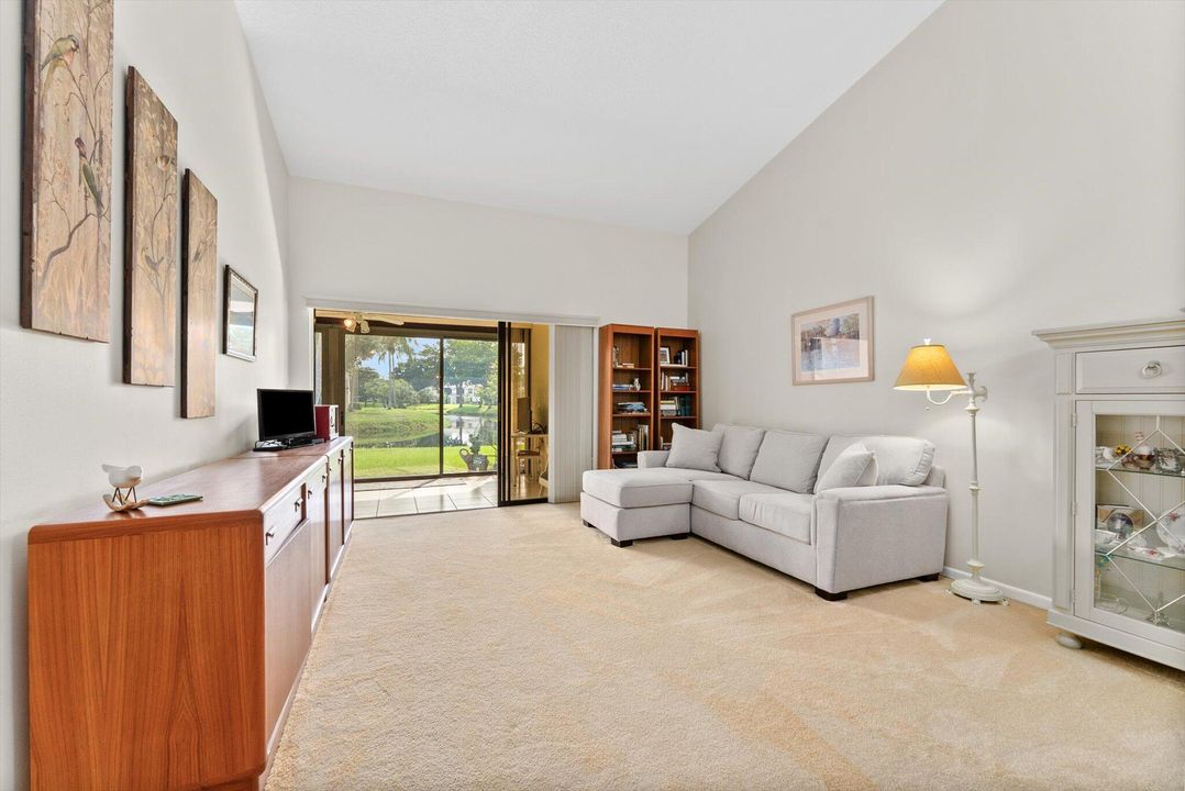 En Venta: $319,900 (2 camas, 2 baños, 1484 Pies cuadrados)