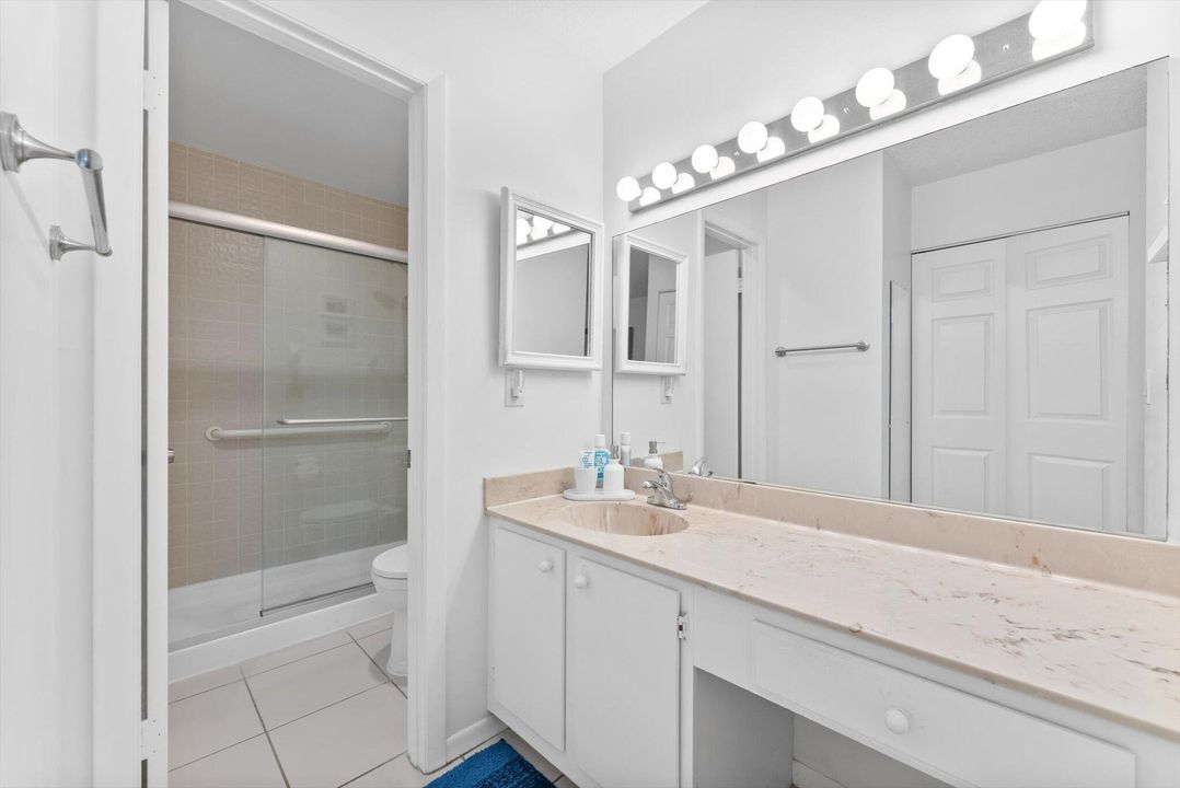 En Venta: $319,900 (2 camas, 2 baños, 1484 Pies cuadrados)