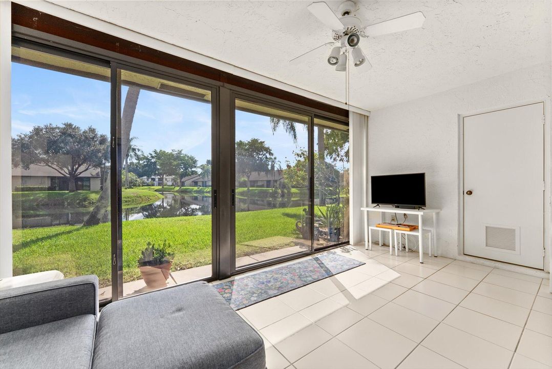 En Venta: $319,900 (2 camas, 2 baños, 1484 Pies cuadrados)