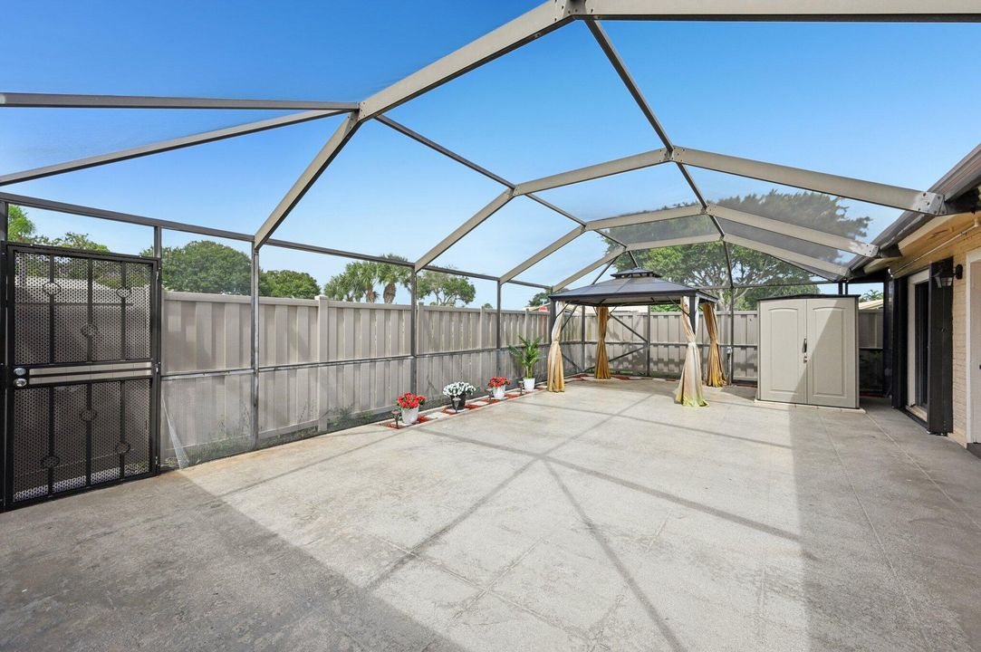 Active With Contract: $364,900 (3 beds, 2 baths, 1276 Square Feet)