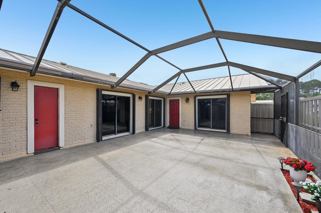 Active With Contract: $364,900 (3 beds, 2 baths, 1276 Square Feet)