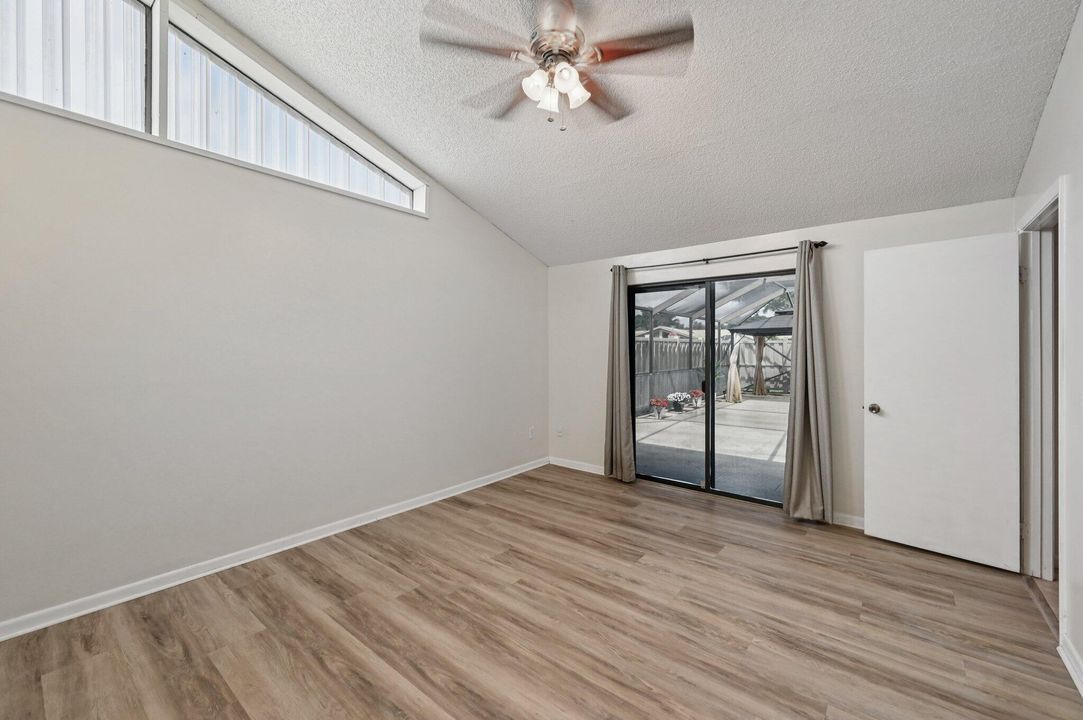 Active With Contract: $364,900 (3 beds, 2 baths, 1276 Square Feet)