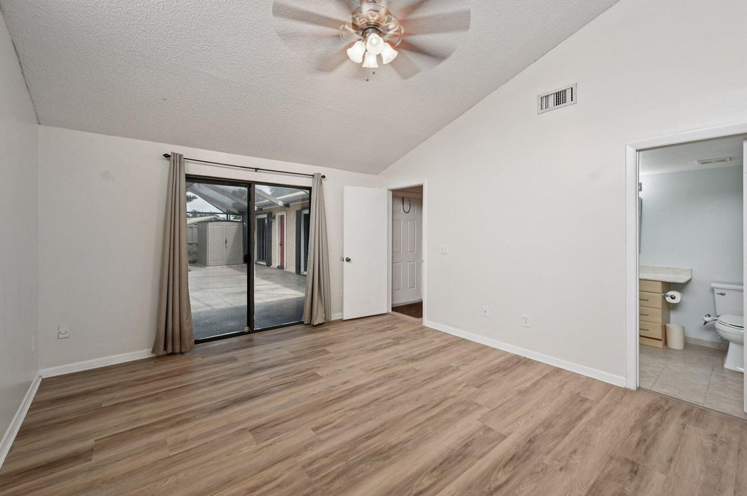 Active With Contract: $364,900 (3 beds, 2 baths, 1276 Square Feet)