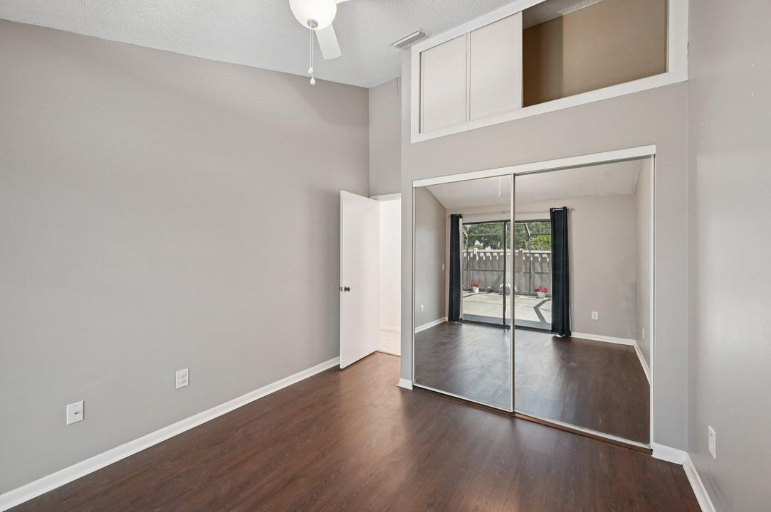 Active With Contract: $364,900 (3 beds, 2 baths, 1276 Square Feet)