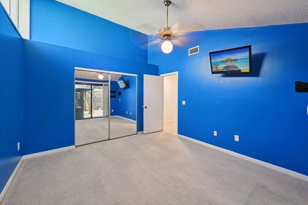 Active With Contract: $364,900 (3 beds, 2 baths, 1276 Square Feet)