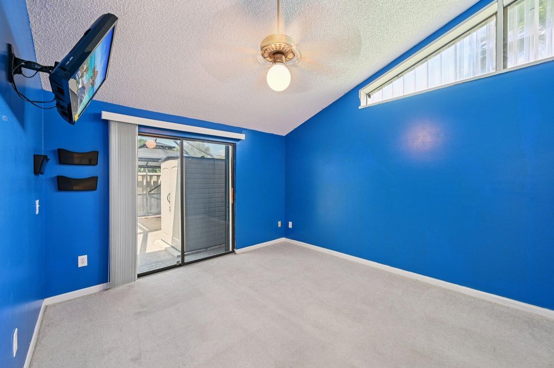 Active With Contract: $364,900 (3 beds, 2 baths, 1276 Square Feet)