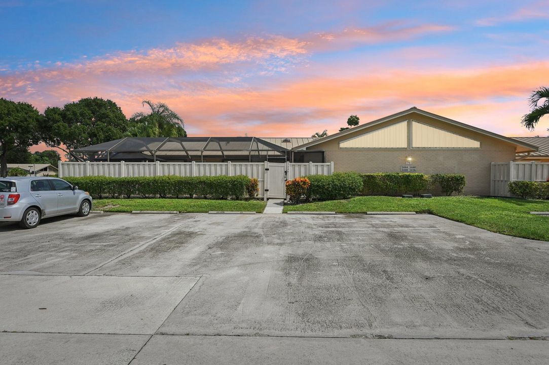 Active With Contract: $364,900 (3 beds, 2 baths, 1276 Square Feet)