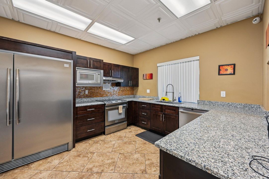 Active With Contract: $364,900 (3 beds, 2 baths, 1276 Square Feet)