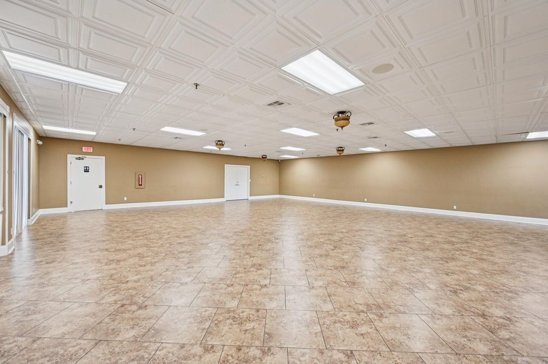 Active With Contract: $364,900 (3 beds, 2 baths, 1276 Square Feet)