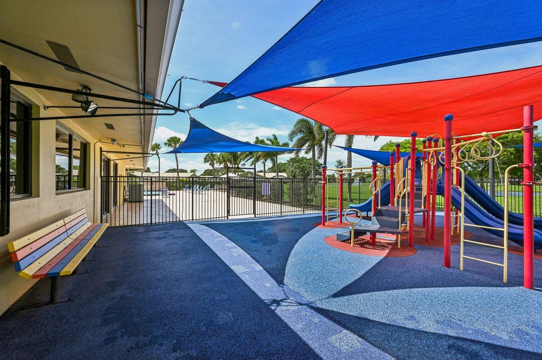 Active With Contract: $364,900 (3 beds, 2 baths, 1276 Square Feet)