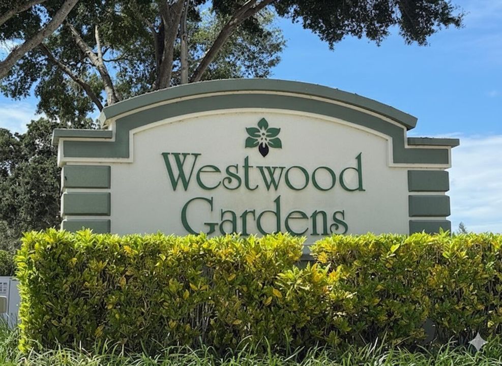 Active With Contract: $364,900 (3 beds, 2 baths, 1276 Square Feet)