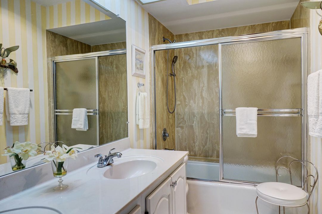 待售: $444,000 (2 贝兹, 2 浴室, 1227 平方英尺)