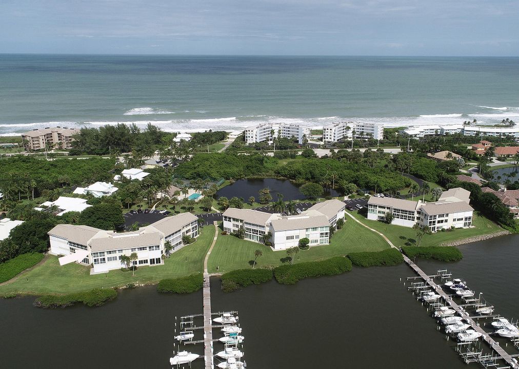 待售: $444,000 (2 贝兹, 2 浴室, 1227 平方英尺)