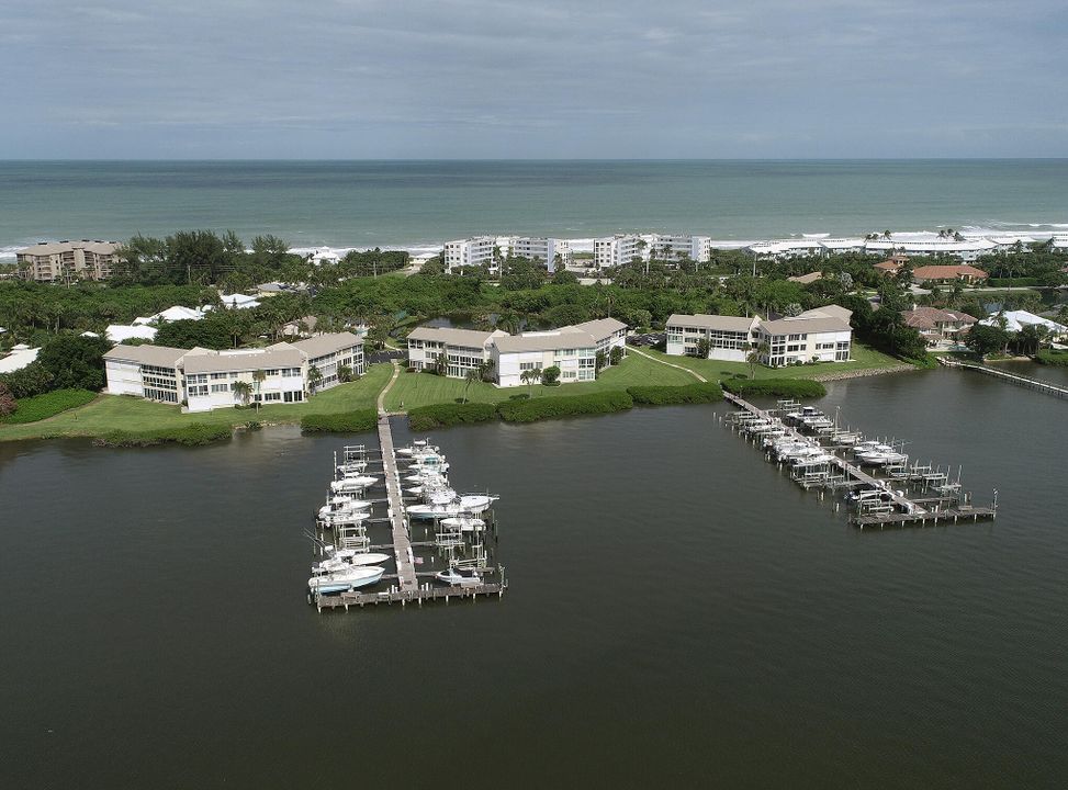 待售: $444,000 (2 贝兹, 2 浴室, 1227 平方英尺)