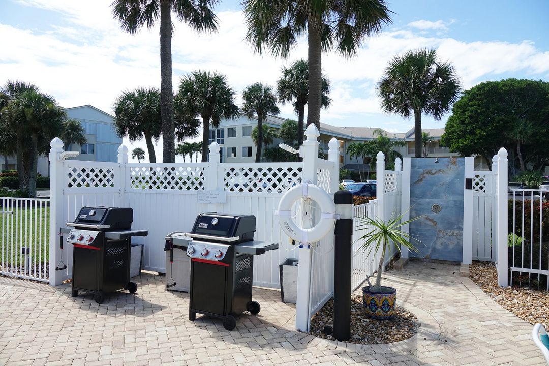 待售: $444,000 (2 贝兹, 2 浴室, 1227 平方英尺)