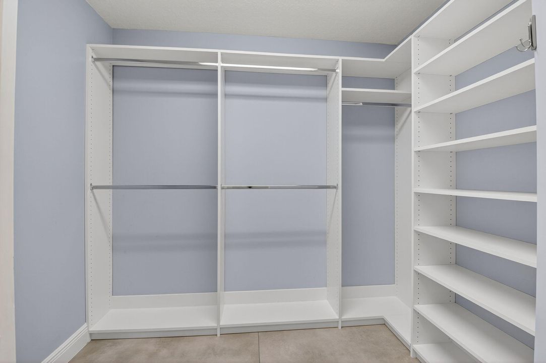 合同活跃: $795,000 (3 贝兹, 2 浴室, 2412 平方英尺)