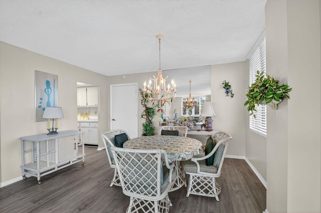 На продажу: $650,000 (2 спален, 2 ванн, 1064 Квадратных фут)