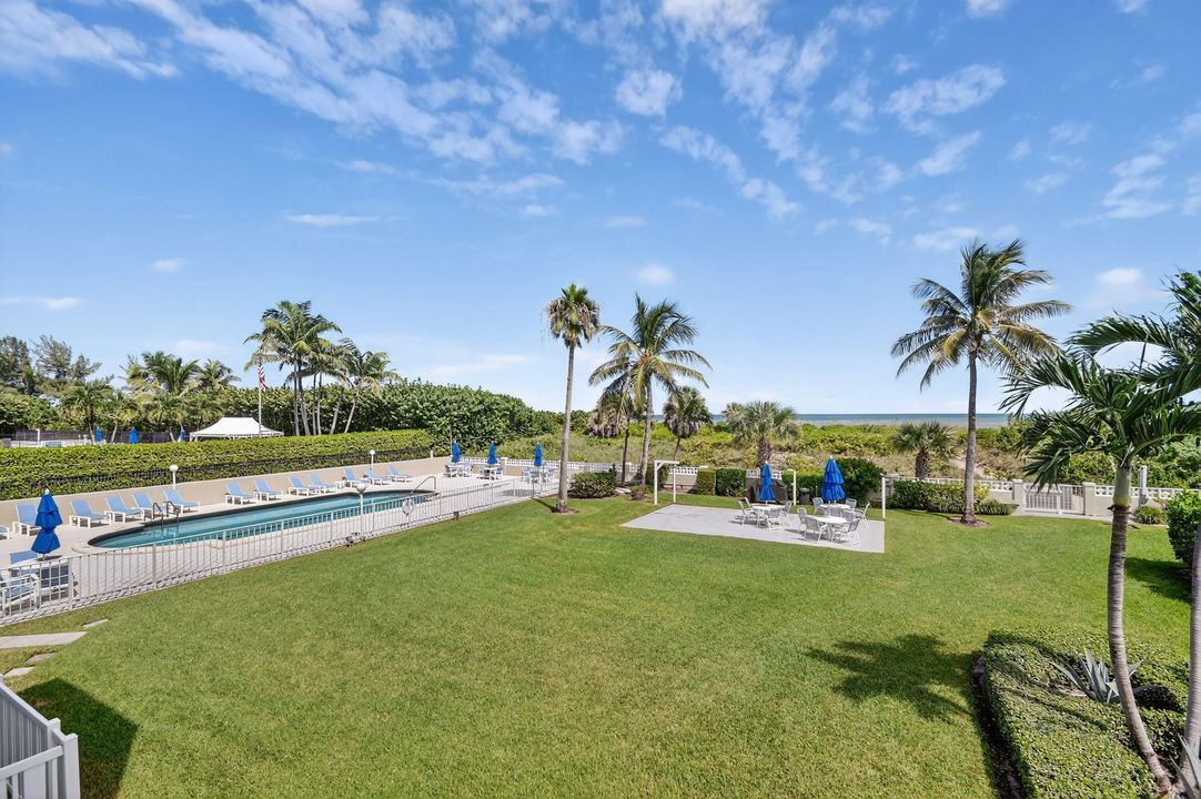 На продажу: $650,000 (2 спален, 2 ванн, 1064 Квадратных фут)