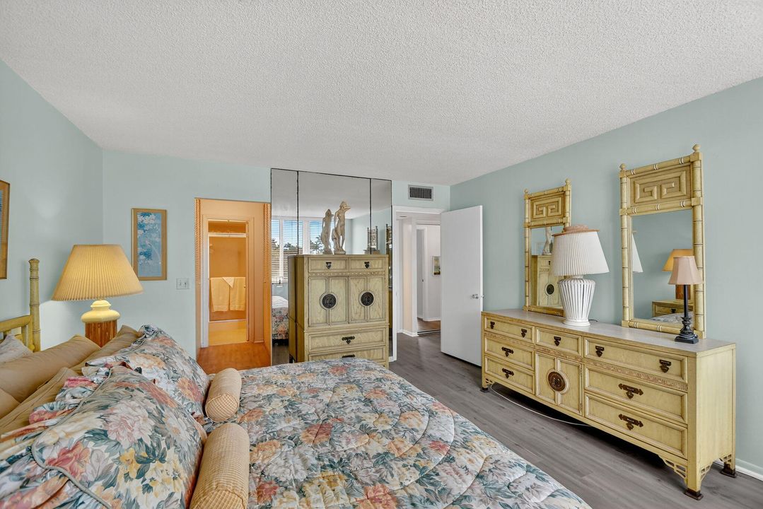 На продажу: $650,000 (2 спален, 2 ванн, 1064 Квадратных фут)