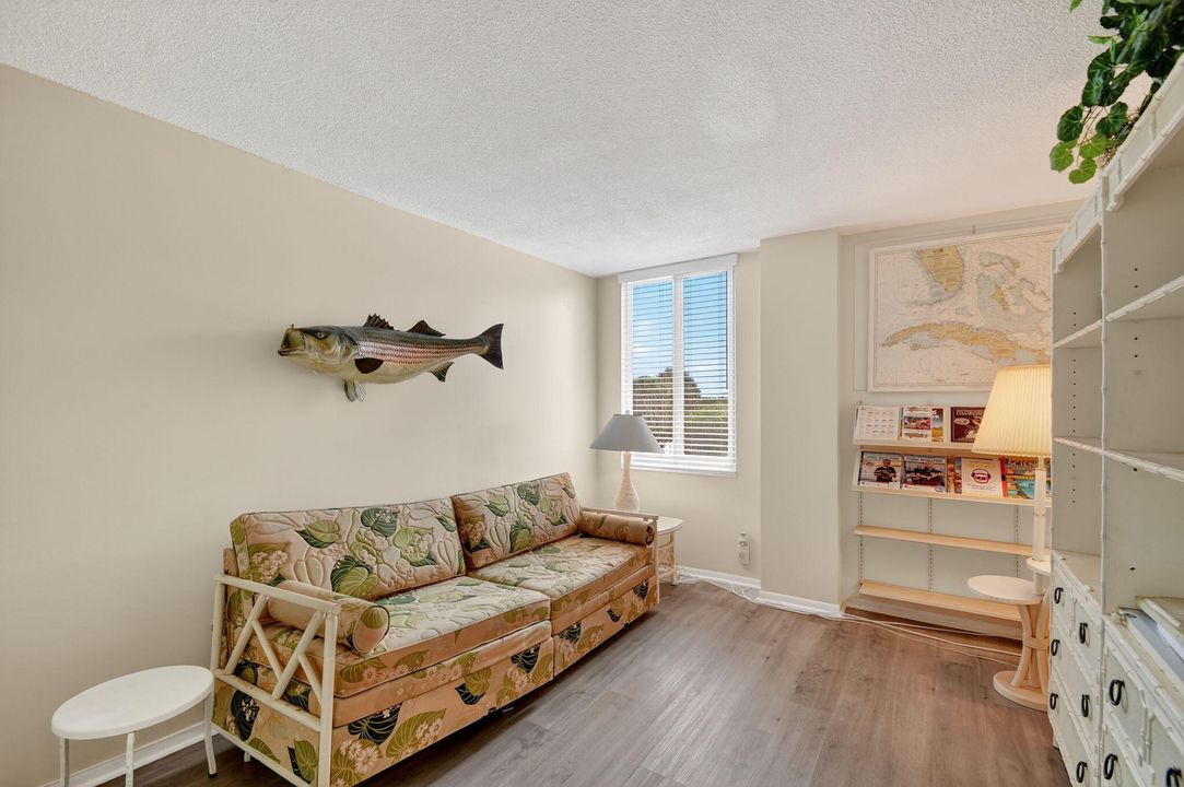 На продажу: $650,000 (2 спален, 2 ванн, 1064 Квадратных фут)