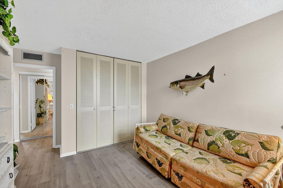 На продажу: $650,000 (2 спален, 2 ванн, 1064 Квадратных фут)