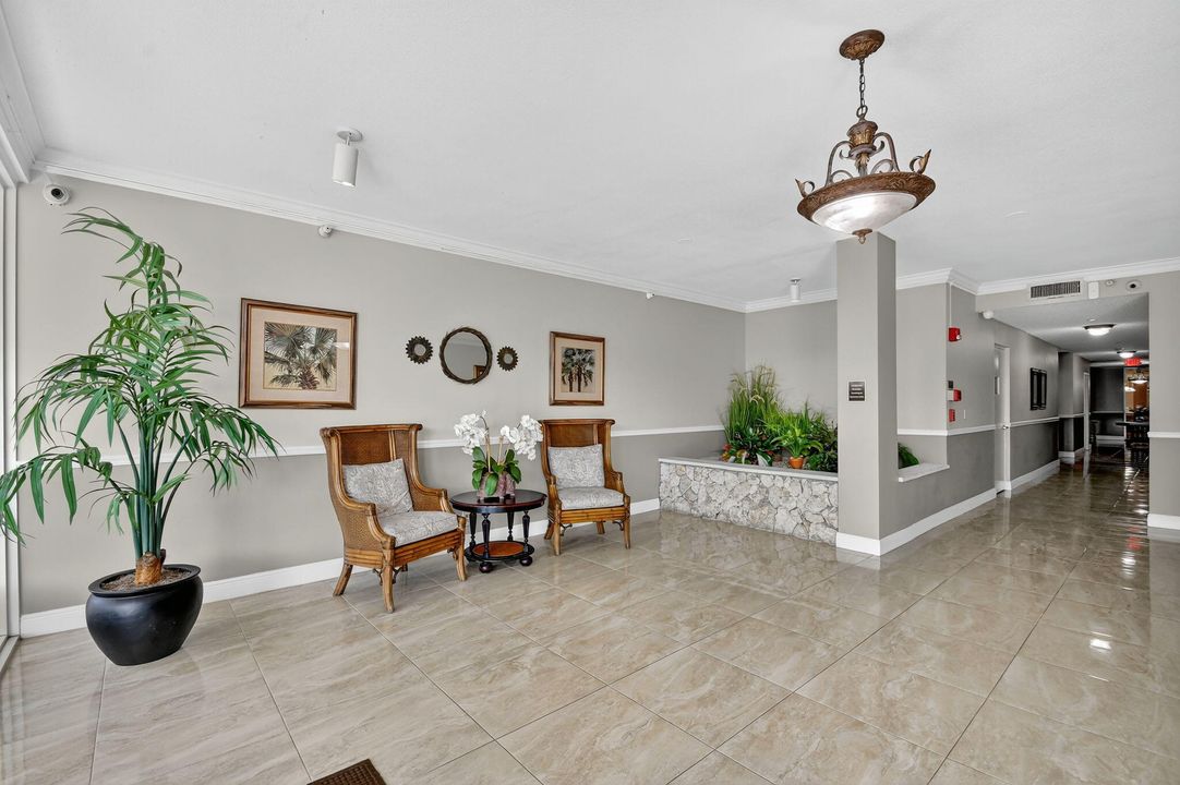 На продажу: $650,000 (2 спален, 2 ванн, 1064 Квадратных фут)