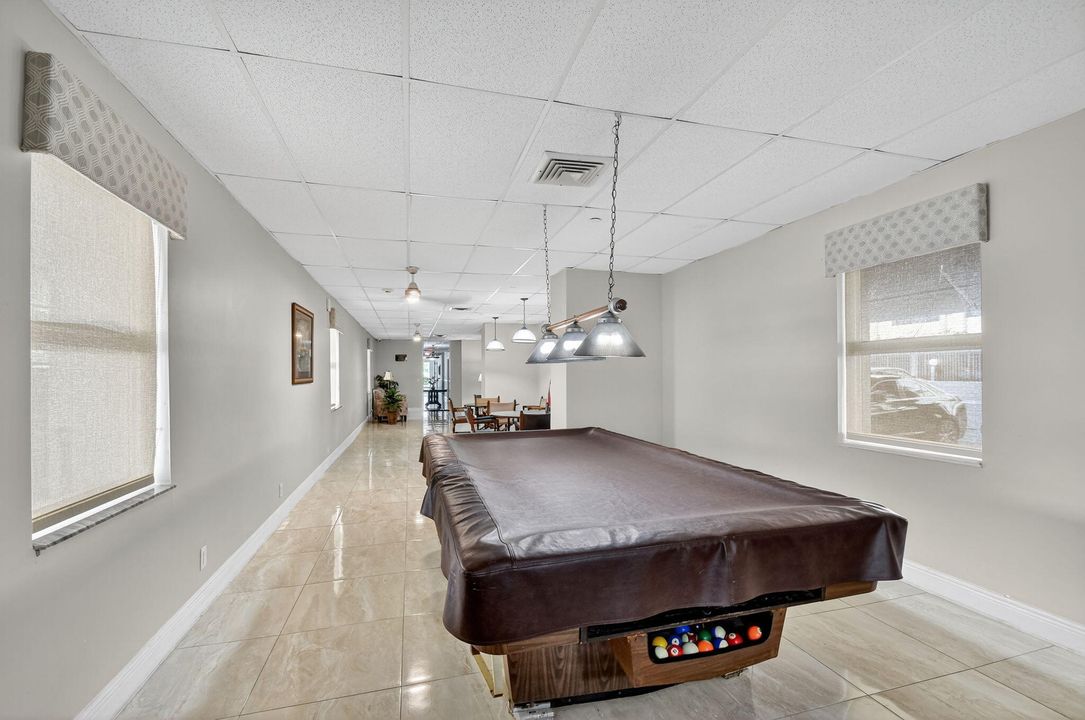 На продажу: $650,000 (2 спален, 2 ванн, 1064 Квадратных фут)