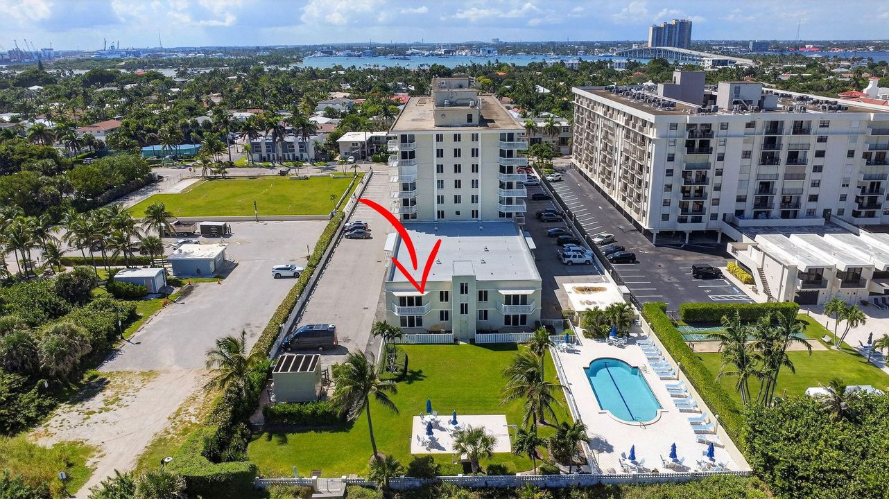 На продажу: $650,000 (2 спален, 2 ванн, 1064 Квадратных фут)