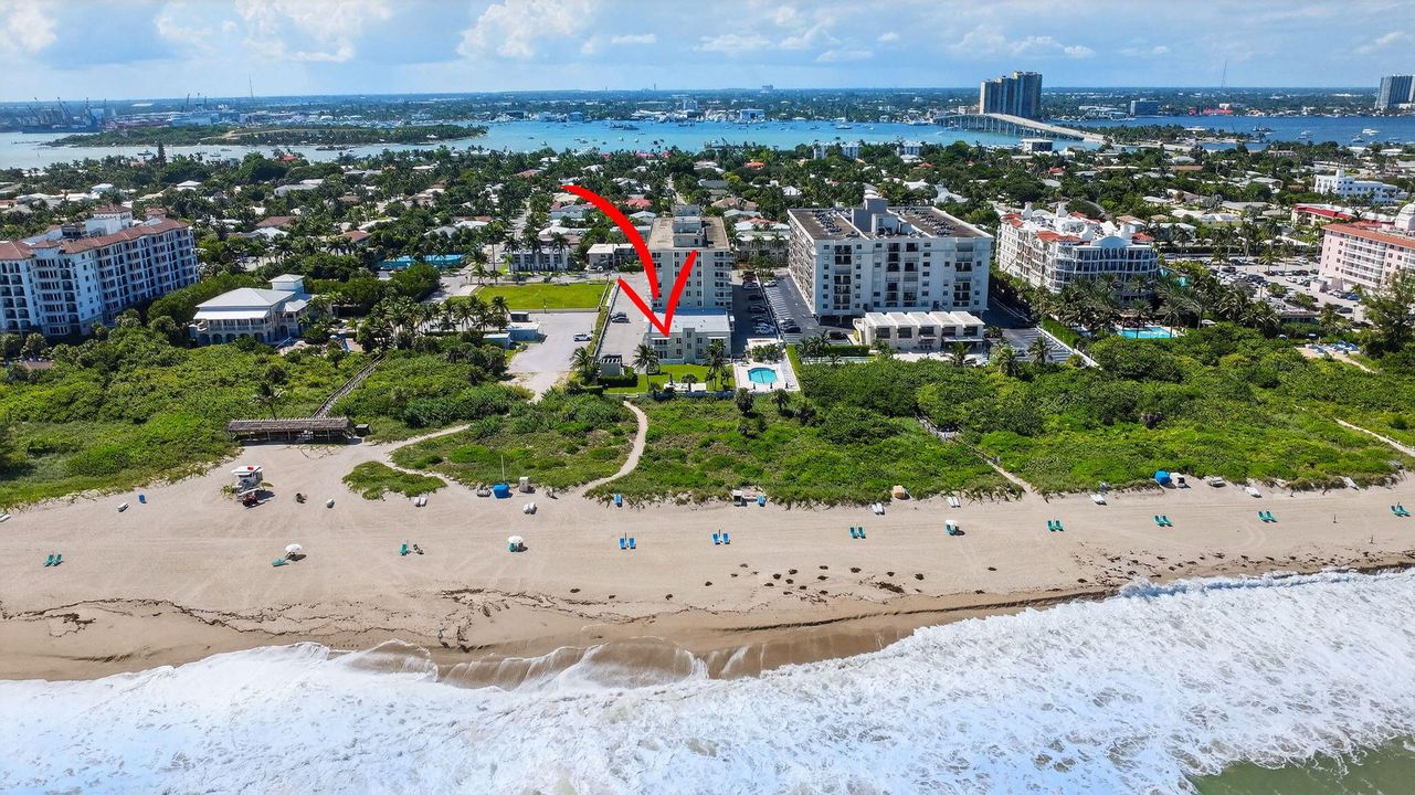 На продажу: $650,000 (2 спален, 2 ванн, 1064 Квадратных фут)