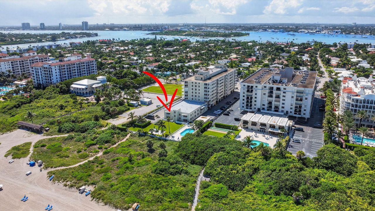 На продажу: $650,000 (2 спален, 2 ванн, 1064 Квадратных фут)