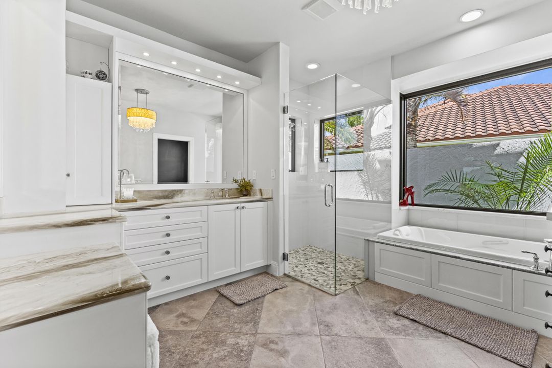 合同活跃: $1,650,000 (3 贝兹, 4 浴室, 3584 平方英尺)