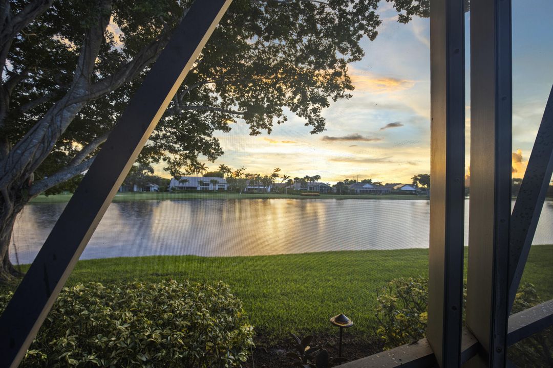 合同活跃: $1,650,000 (3 贝兹, 4 浴室, 3584 平方英尺)