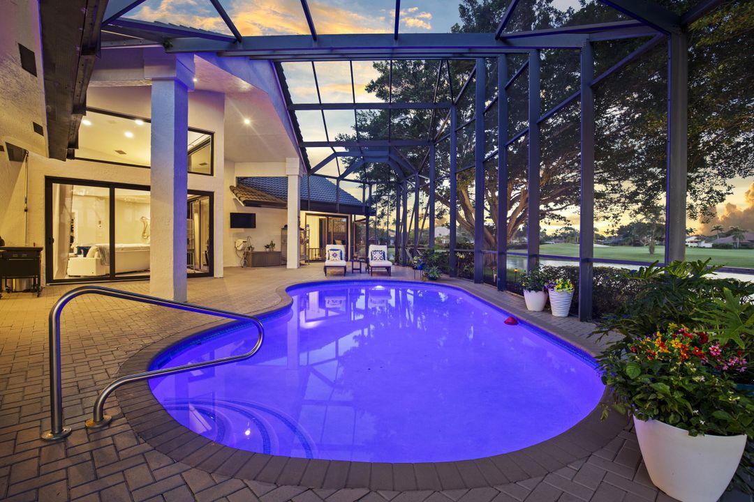 合同活跃: $1,650,000 (3 贝兹, 4 浴室, 3584 平方英尺)